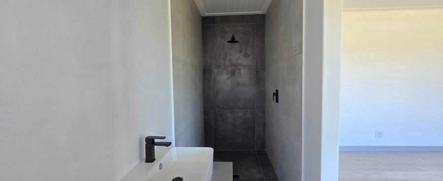 5 Bedroom Property for Sale in Kleinbaai Western Cape